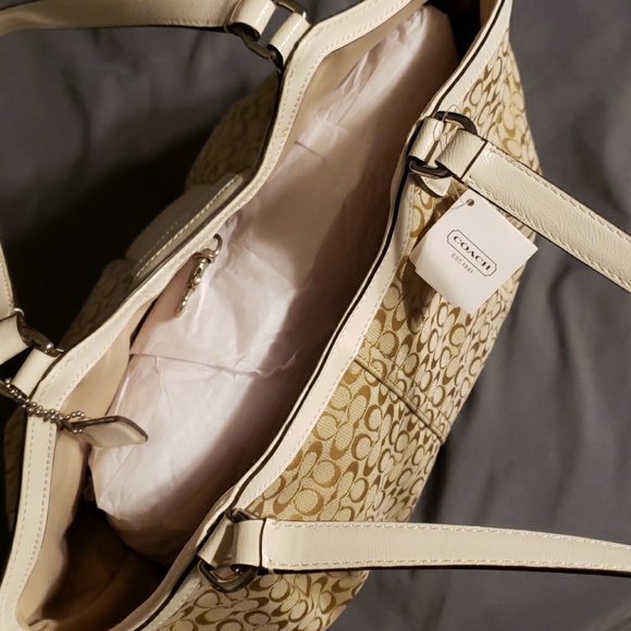 Large Coach Purse - Picture 3 of 4